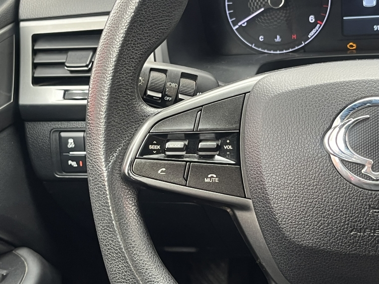SsangYong Grand Musso — foto 18 de 24