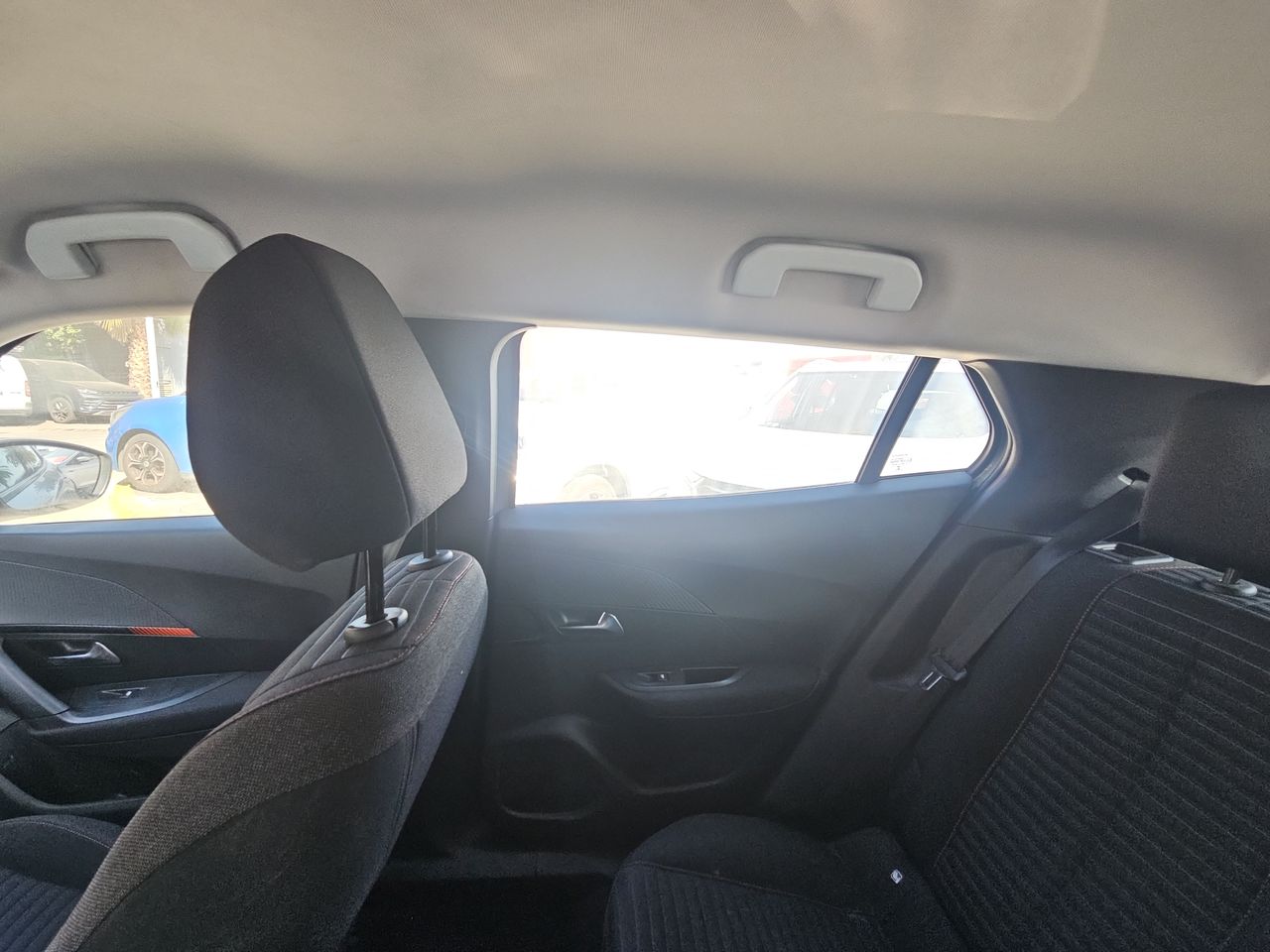 Peugeot 2008 2008 Blue Hdi 100 4x2 1.5 2021 Usado  Usado en Webautos.cl