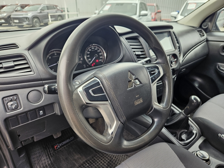 Mitsubishi L200 L200 D/c 2.4 Katana Crt 4x4 Special Pack 2023 Usado en Rosselot Usados