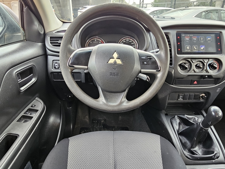 Mitsubishi L200 L200 D/c 2.4 Katana Crt 4x4 Special Pack 2020 Usado en Rosselot Usados