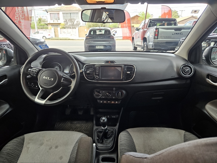 KIA Soluto — foto 9 de 17
