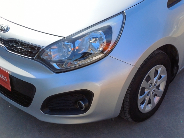 Kia Rio 5 Rio 5 Ex 1.4l 6mt Ac Ab Euro V - 1526 2015 Usado en Rosselot Usados
