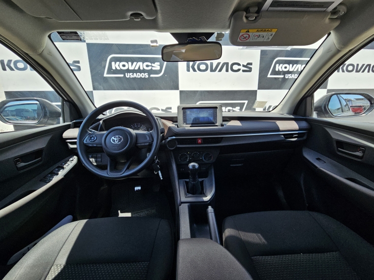Toyota Yaris 1.5 E Sedan Mt 2023 Usado  Usado en Kovacs Usados