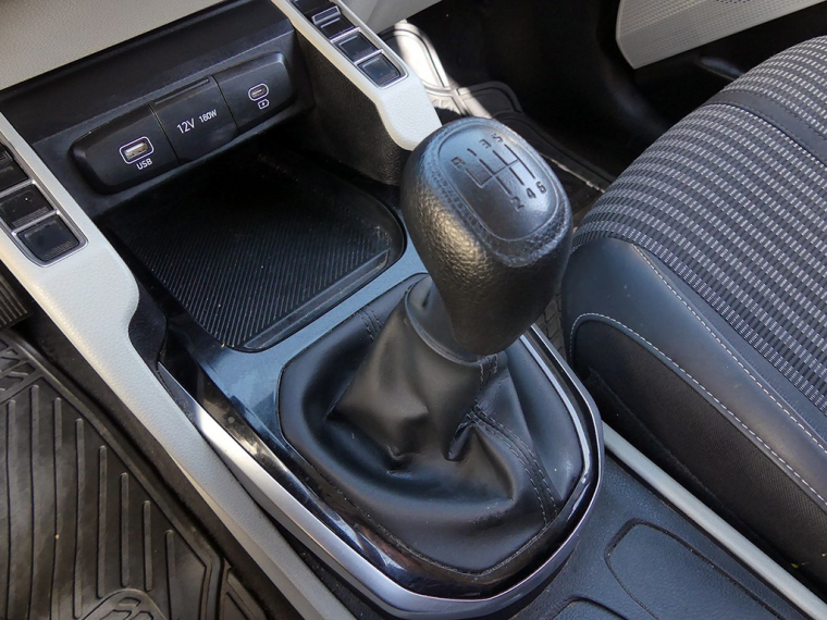 Kia Carens Lx 1.5 2023 Usado Usado en Webautos.cl Kia Carens Lx 1.5 2023 Usado Usado en Webautos.cl