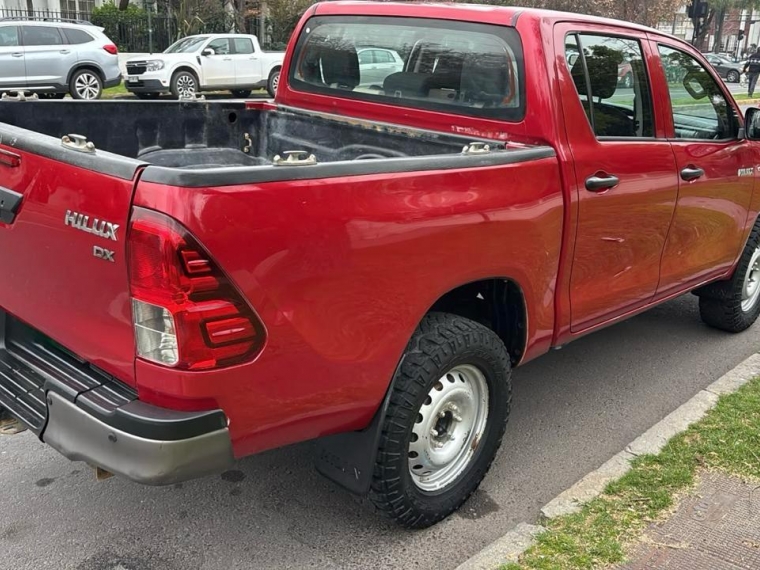 Toyota Hilux — foto 6 de 13