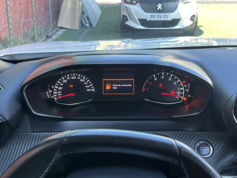 Peugeot 2008 — foto 16 de 22