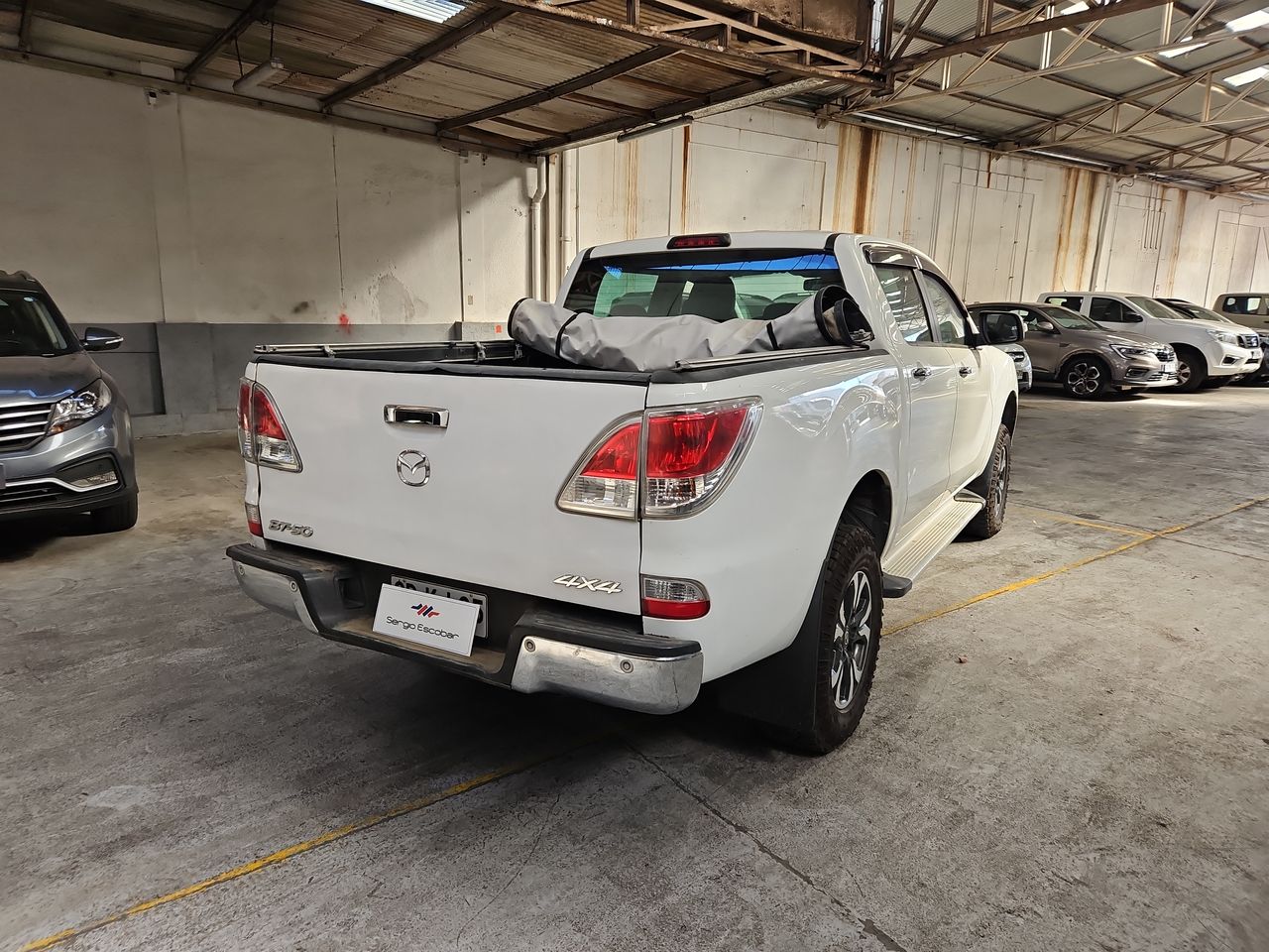 Mazda Bt-50 Bt 50 Dcab Sdx 4x4 3.2 Aut 2014 Usado en Usados de Primera - Sergio Escobar