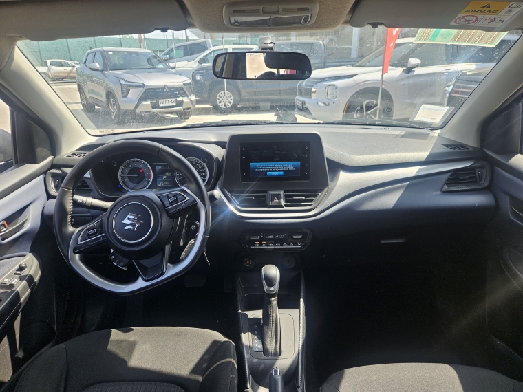 Suzuki Baleno — foto 9 de 20