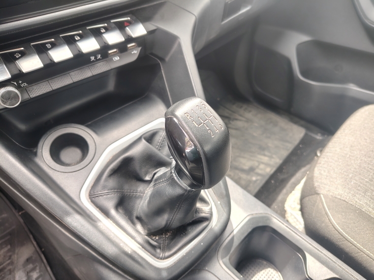 Peugeot Landtrek Landtrek Active Bluehdi 180 4x2 Euro 6b 2024 Usado en Rosselot Usados