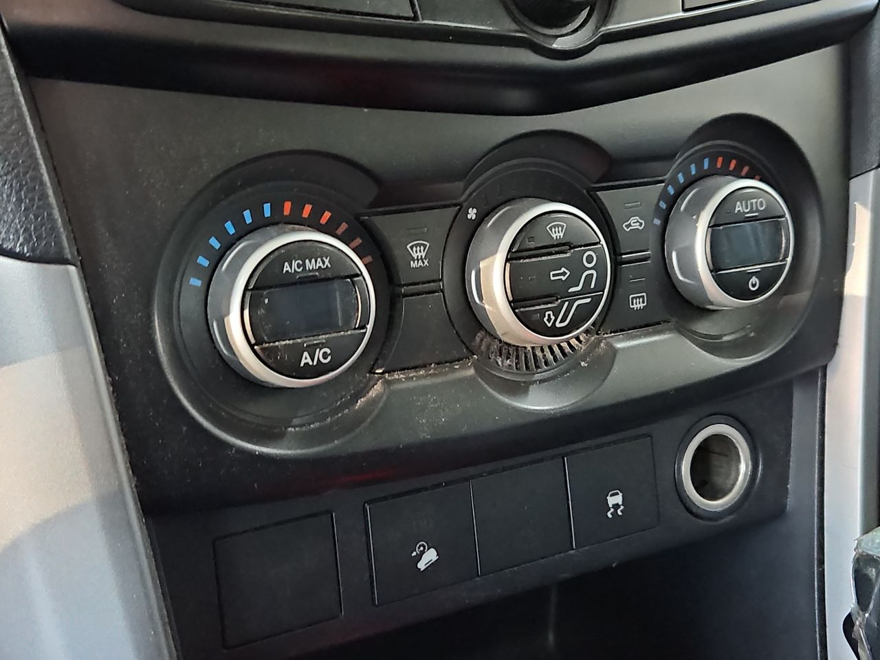 Mazda Bt-50 New Bt 50 Dcab Sdx 4x4 3.2 Aut 2018 Usado en Usados de Primera - Sergio Escobar