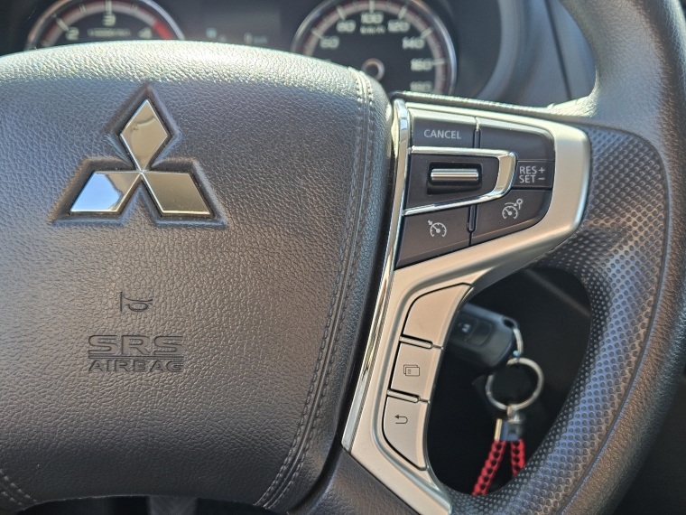 Mitsubishi L200 Work Xr Mt Diesel 2.4 2024 Usado  Usado en Kovacs Usados