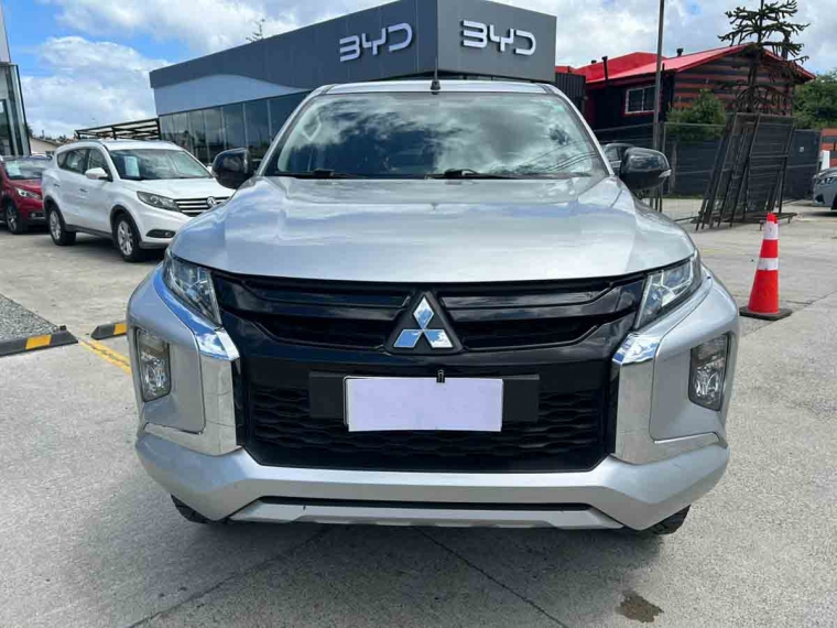 Mitsubishi L200 New L-200 Dakar 2.4 Crs  At 4x4 Td E5 2023 Usado  Usado en Webautos.cl