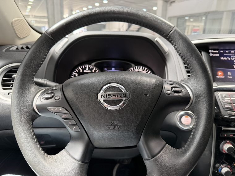 Nissan Pathfinder Advance Cvt 3.5l  2017  Usado en Grass & Arueste