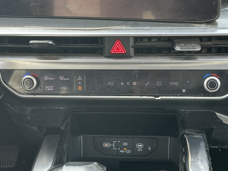 Kia Sorento Sorento Ex 4x4 2.2 Aut 2024 Usado en Rosselot Usados