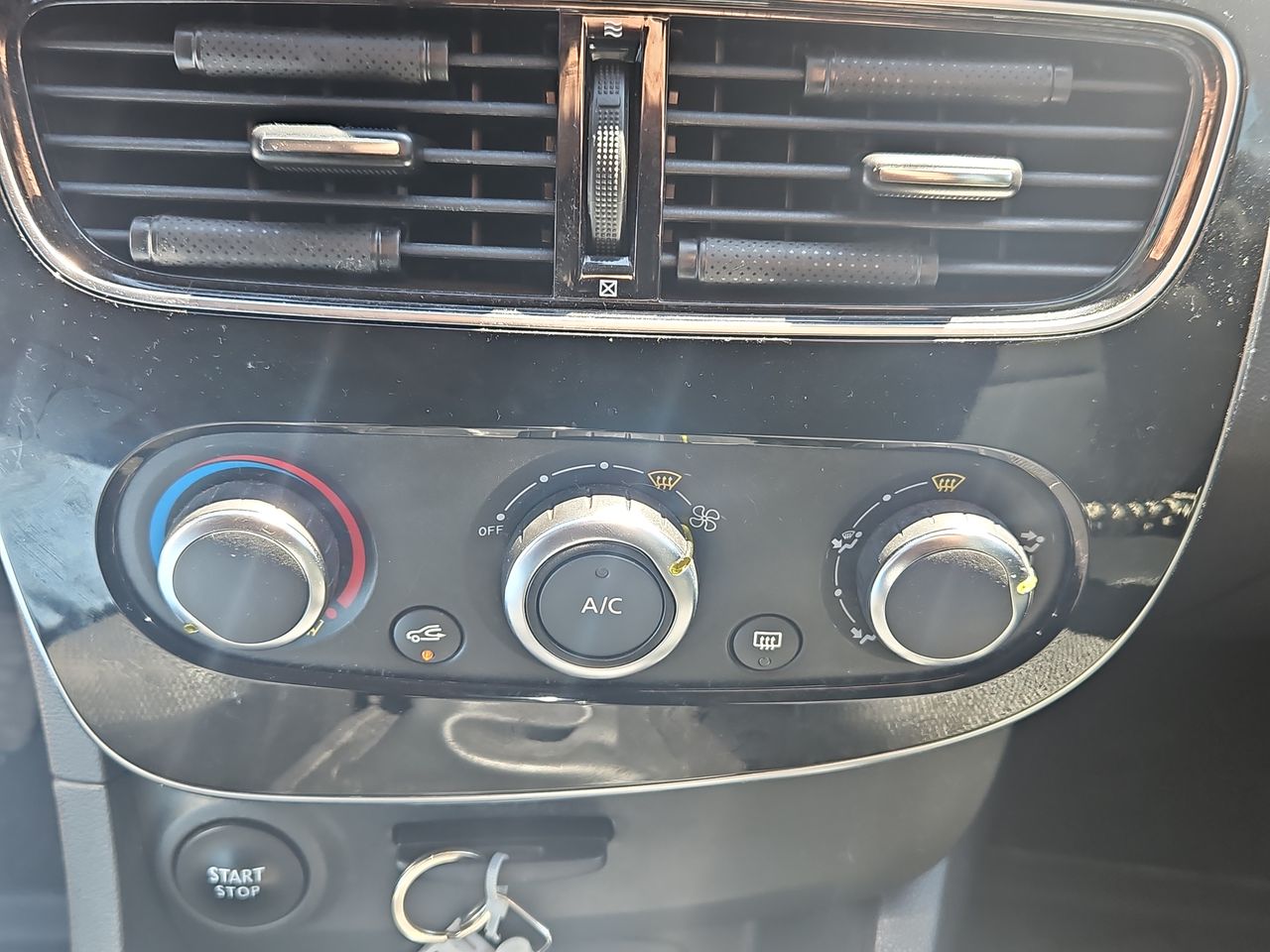 Renault Clio iv Clio Iv Hb Authentique 1.2 2020 Usado en Usados de Primera - Sergio Escobar