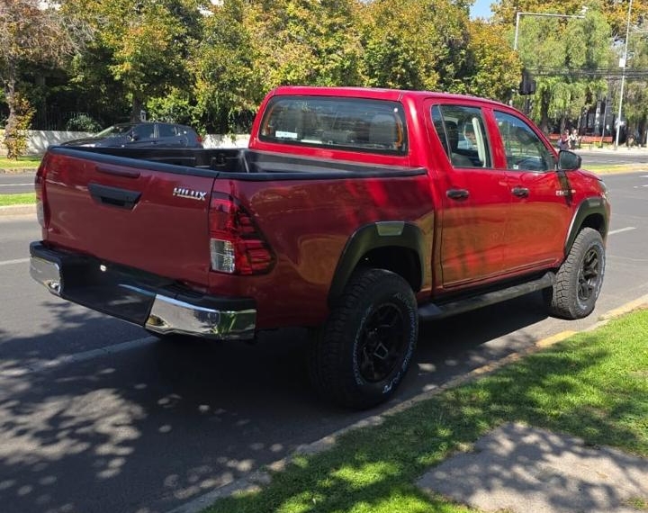 Toyota Hilux Dx 4x4 2.4 2022  Usado en Autos