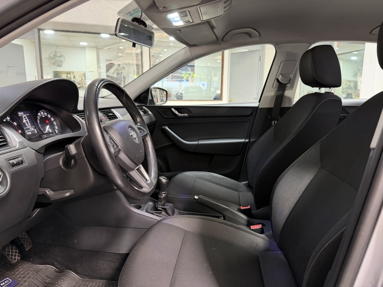 Skoda Rapid Ambiente 1.2l Tsi 6mt Ac 2015  Usado en Grass & Arueste