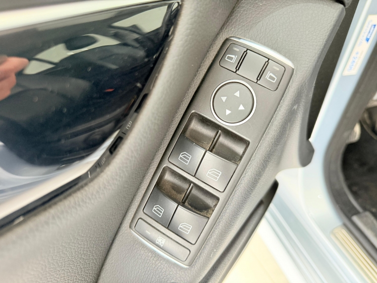 Mercedes benz C 180 Sport Cgi Blue Efficiency 2014 Usado en Automotriz Olea Flaño