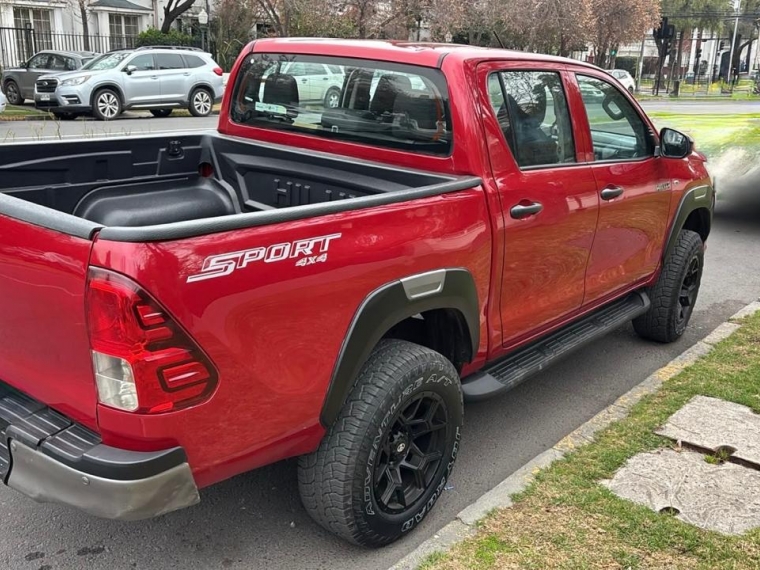 Toyota Hilux — foto 6 de 13
