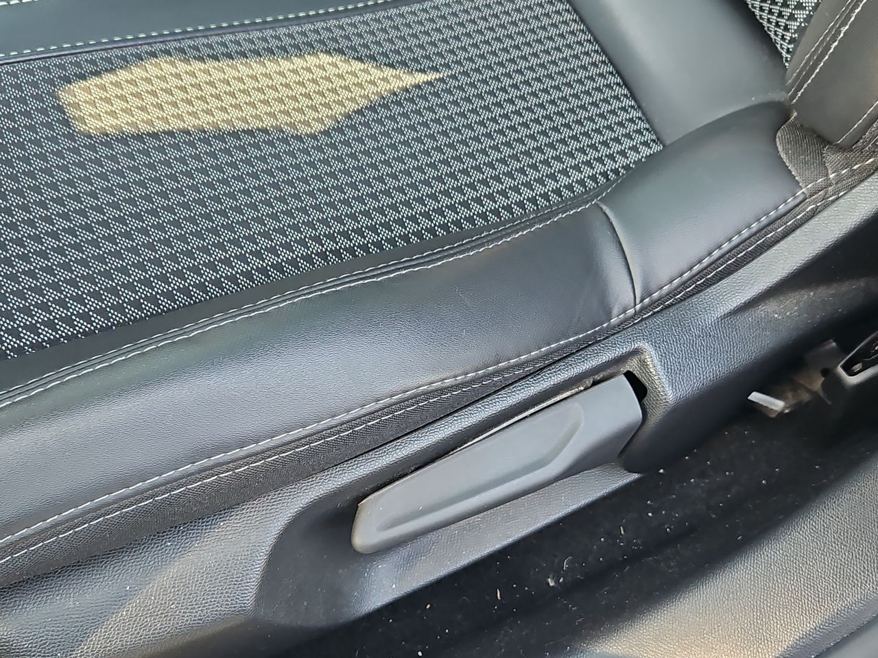 Peugeot 2008 2008 Puretech 130 Eat8 1.2 Aut 2023 Usado en Usados de Primera - Sergio Escobar