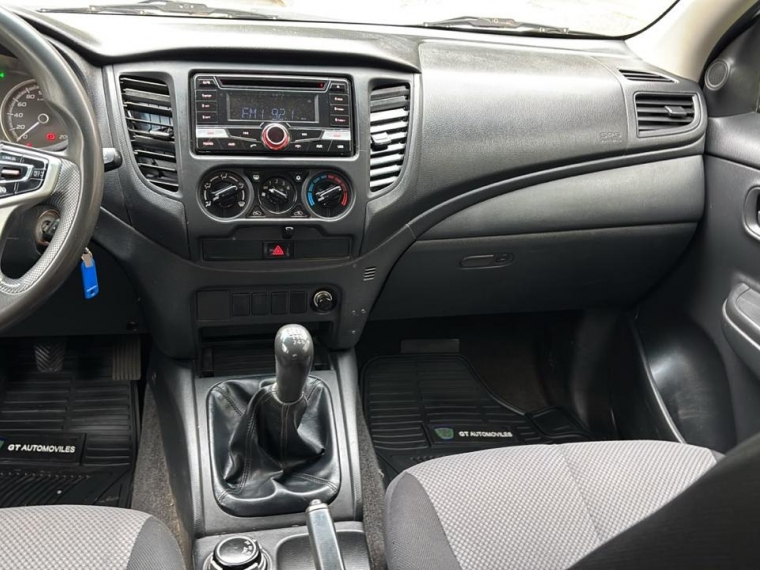 Mitsubishi L200 Katana Crt 4X4 2.4Cc — foto 6 de 12