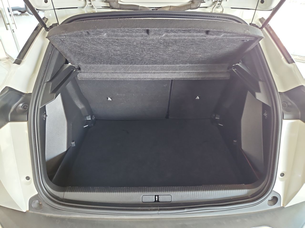 Peugeot 2008 2008 Active 1.2 2021 Usado en Usados de Primera - Sergio Escobar