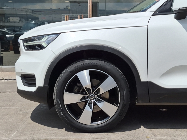 Volvo Xc40 T4 Fwd 2.0 Momentum 2022 Usado Usado en BMW Premium Selection Volvo Xc40 T4 Fwd 2.0 Momentum 2022 Usado Usado en BMW Premium Selection
