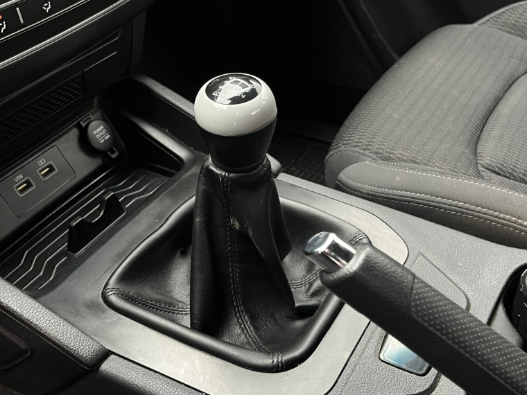 SsangYong Grand Musso — foto 12 de 24