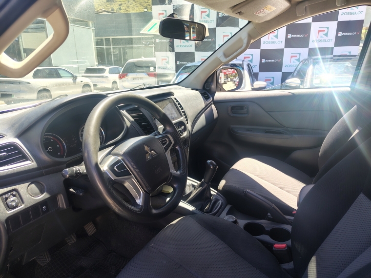 Mitsubishi L200 L200 D/c 2.4 Katana Crt 4x4 Special Pack 2023 Usado en Rosselot Usados