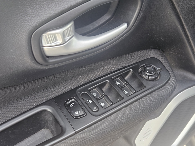 Jeep Renegade Renegade Sport 1.8 2023 Usado en Rosselot Usados
