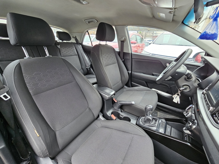 Kia Rio 5 Ex 6mt Ac 2021 Usado  Usado en Kovacs Usados