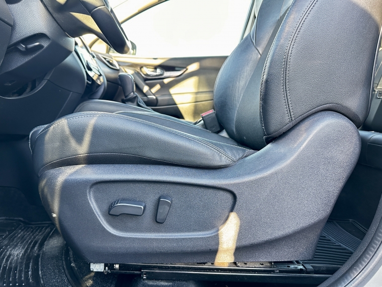 Nissan Qashqai — foto 16 de 19