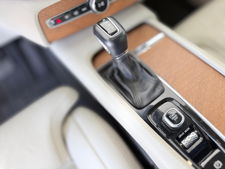 Volvo Xc90 T6 Awd 2.0t Inscription 2018 Usado en Automotriz Olea Flaño