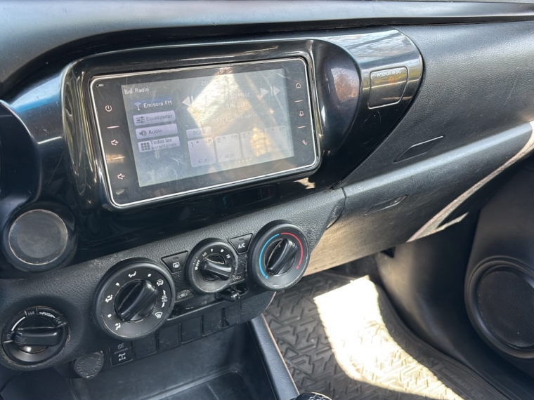 TOYOTA HILUX  Dcab DX 4x4 2.4cc - imagen 9