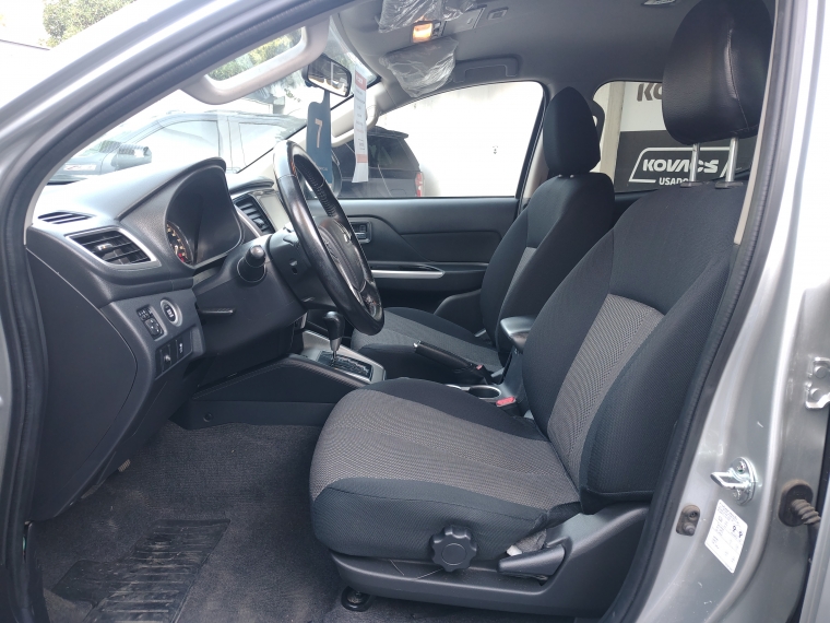 Mitsubishi L200 2.4 Td Dakar  Crs Hp At  4x4 Diesel 2023 Usado  Usado en Kovacs Usados