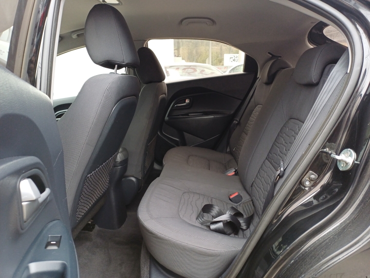 Kia Rio 5 Rio 5 Ex 1.4 2017 Usado en Rosselot Usados