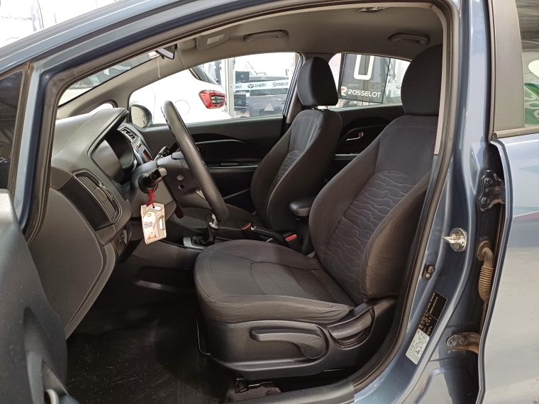 Kia Rio 5 Rio 5 Ex 1.4l 6mt Dab Abs - 1644 2016 Usado en Rosselot Usados