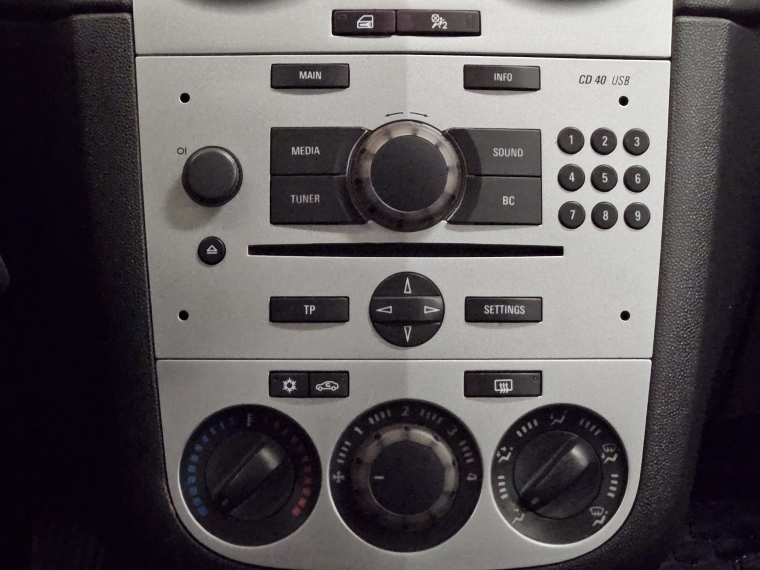 Opel Corsa Corsa Enjoy Hb Full 1.4 At 2014 Usado en Rosselot Usados