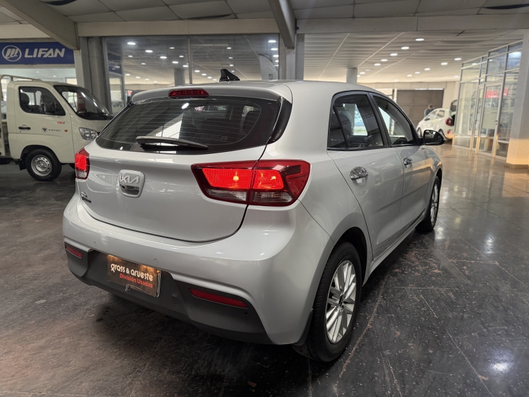 Kia Rio 5 Ex 1.4l 6mt Ci Full 2023  Usado en Grass & Arueste