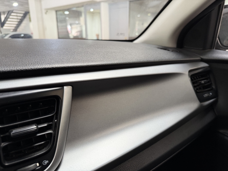 Kia Rio 4 Lx 1.4l Ac Abs 6mt Full 2022  Usado en Grass & Arueste