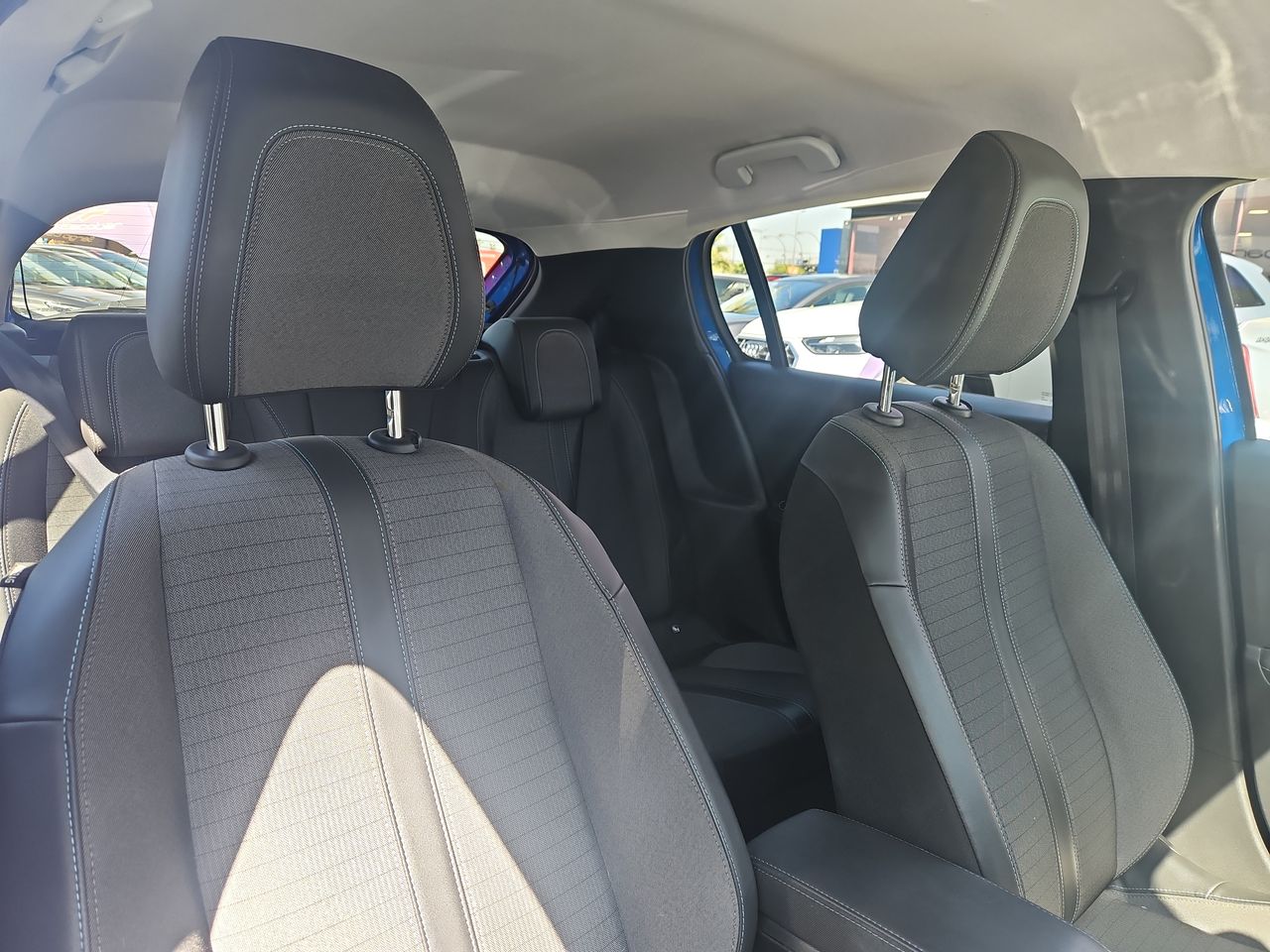 Peugeot 2008 2008 Puretech 130 Eat8 1.2 Aut 2023 Usado en Usados de Primera - Sergio Escobar