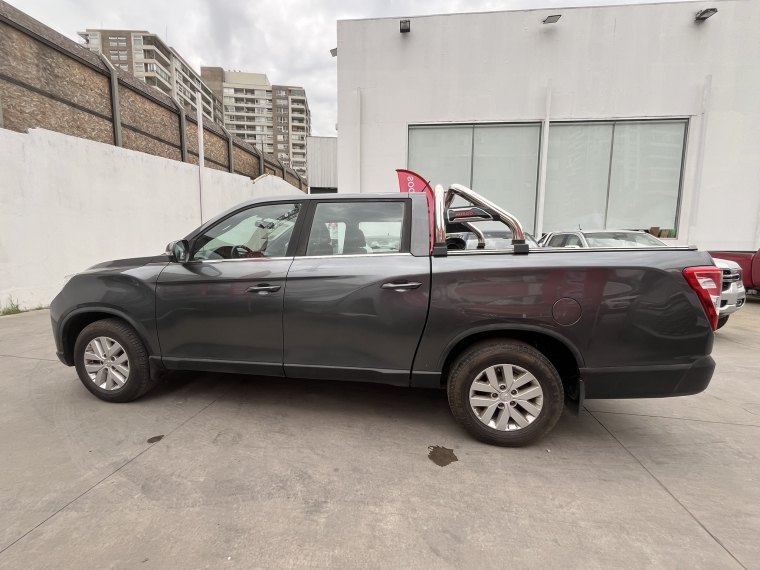 SsangYong Grand Musso — foto 2 de 24
