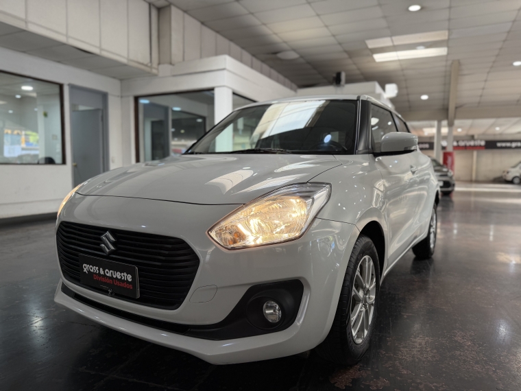 Suzuki 1.2l Glx At 2021  Usado en Grass & Arueste
