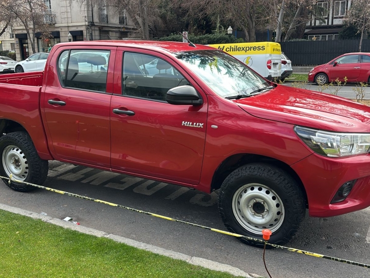 TOYOTA HILUX  Dcab DX 4x2 2.4cc - imagen 3