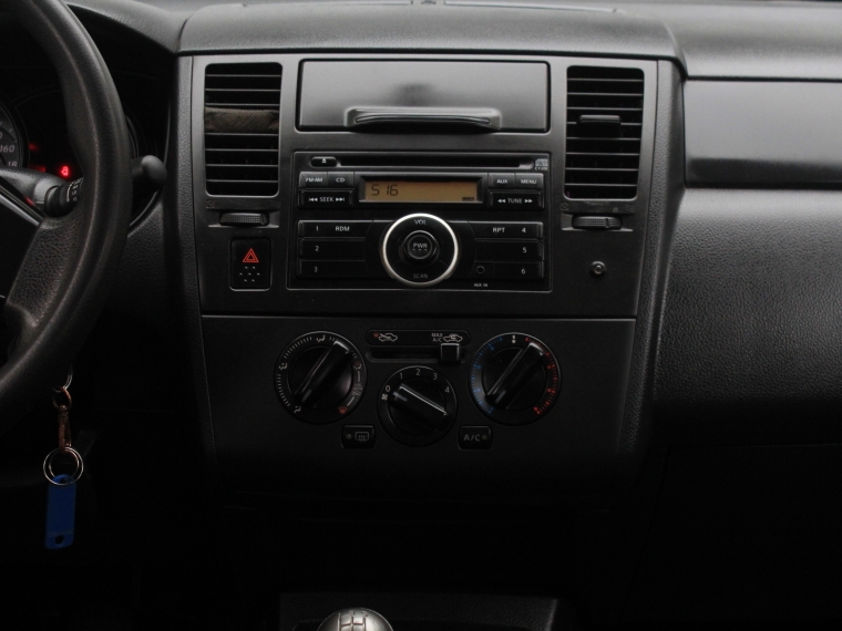 Nissan Tiida 1.6  Sedan  Mt 2015 Usado  Usado en Kovacs Usados