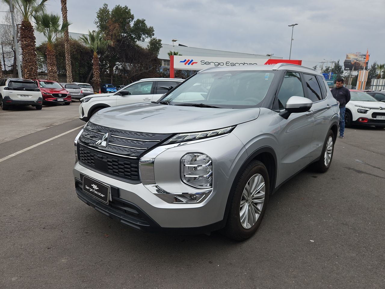 Mitsubishi Outlander Outlander Gl 2.5 Aut 2024 Usado Usado en Webautos.cl Mitsubishi Outlander Outlander Gl 2.5 Aut 2024 Usado Usado en Webautos.cl