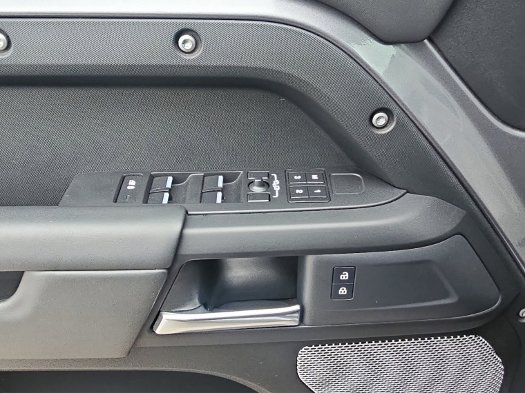 Land rover Defender 130 3.0i X Dynamic 2024 Usado Usado en BMW Premium Selection Land rover Defender 130 3.0i X Dynamic 2024 Usado Usado en BMW Premium Selection