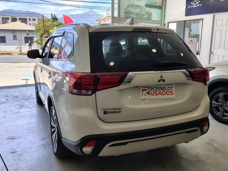 Mitsubishi Outlander Outlander Cvt 2.0 Aut 2022 Usado en Rosselot Usados