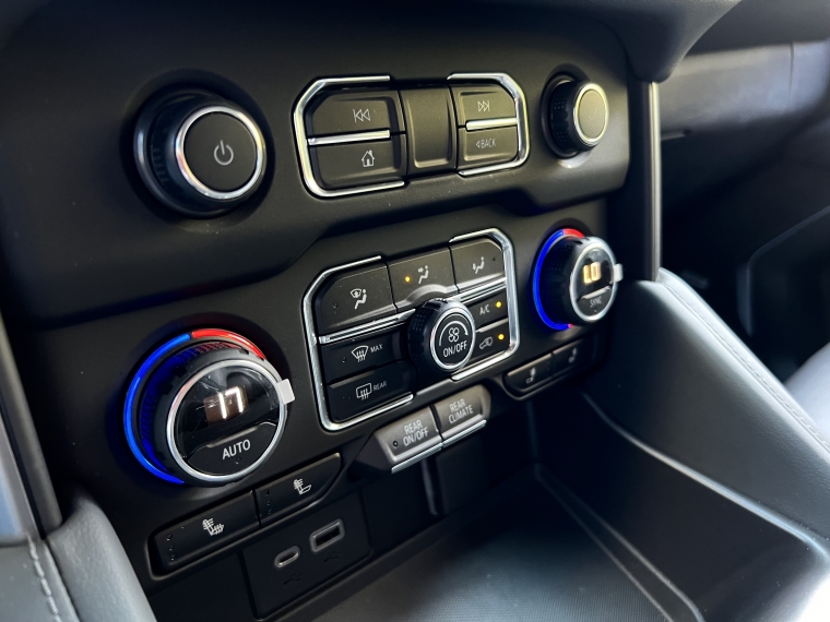 Chevrolet Suburban Z71 5.3 2021  Usado en RSD Automotriz