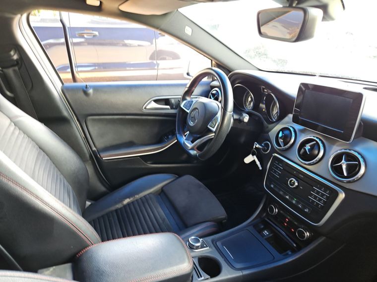 Mercedes benz Gla 250 2.0 4matic 4wd At 5p 2017 Usado  Usado en Webautos.cl